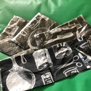 Total 8 salon capes 55x47 new